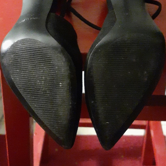 Nine West black heels - Picture 8 of 9